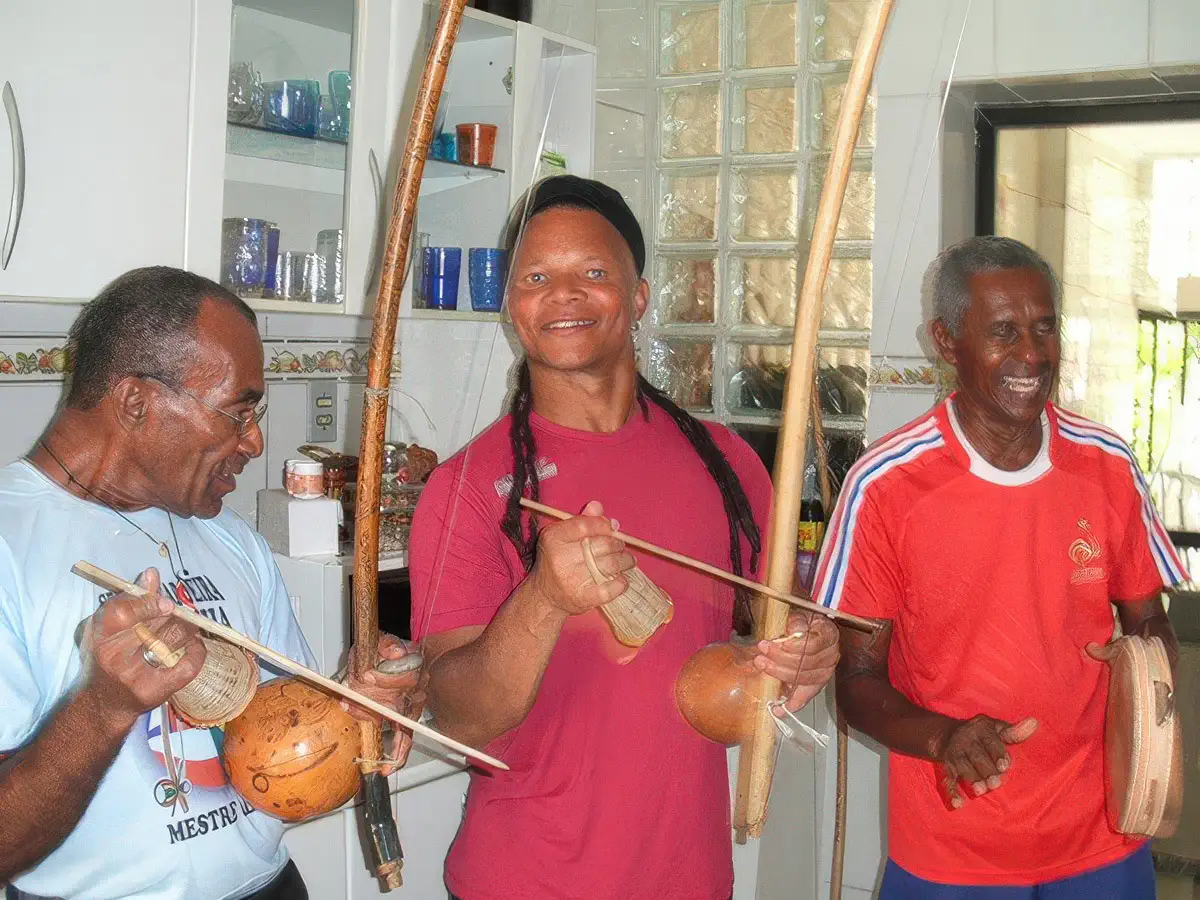 Mestre Nelsinho mit Mestre Olavo und Mestre Saci